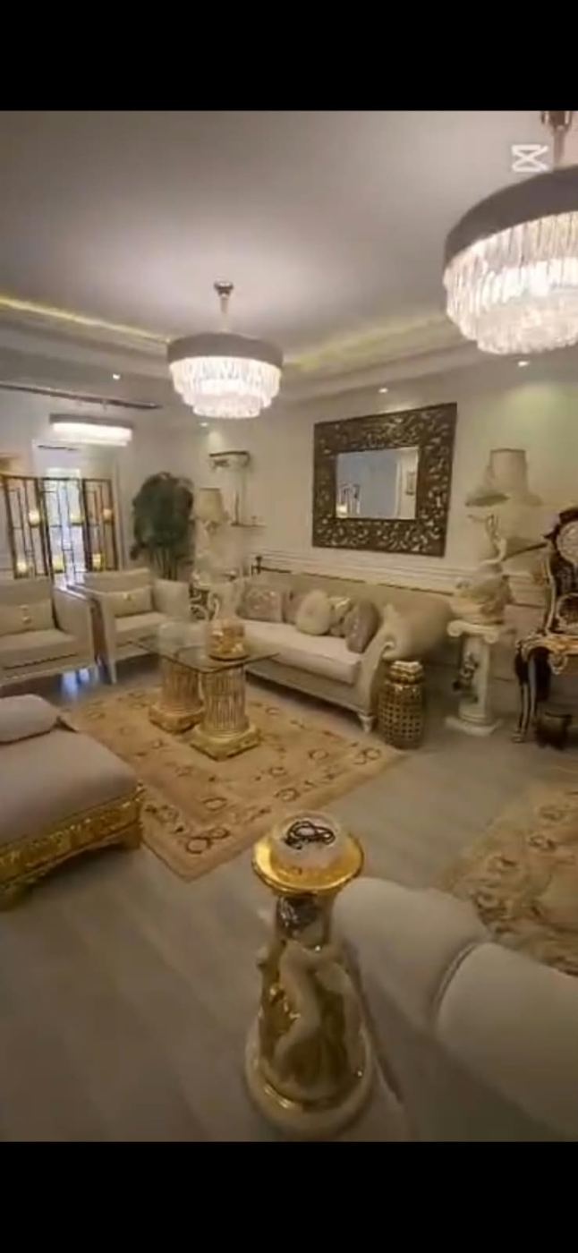 فيلا للبيع بكمبوند استرا هليوبليس بالشروق