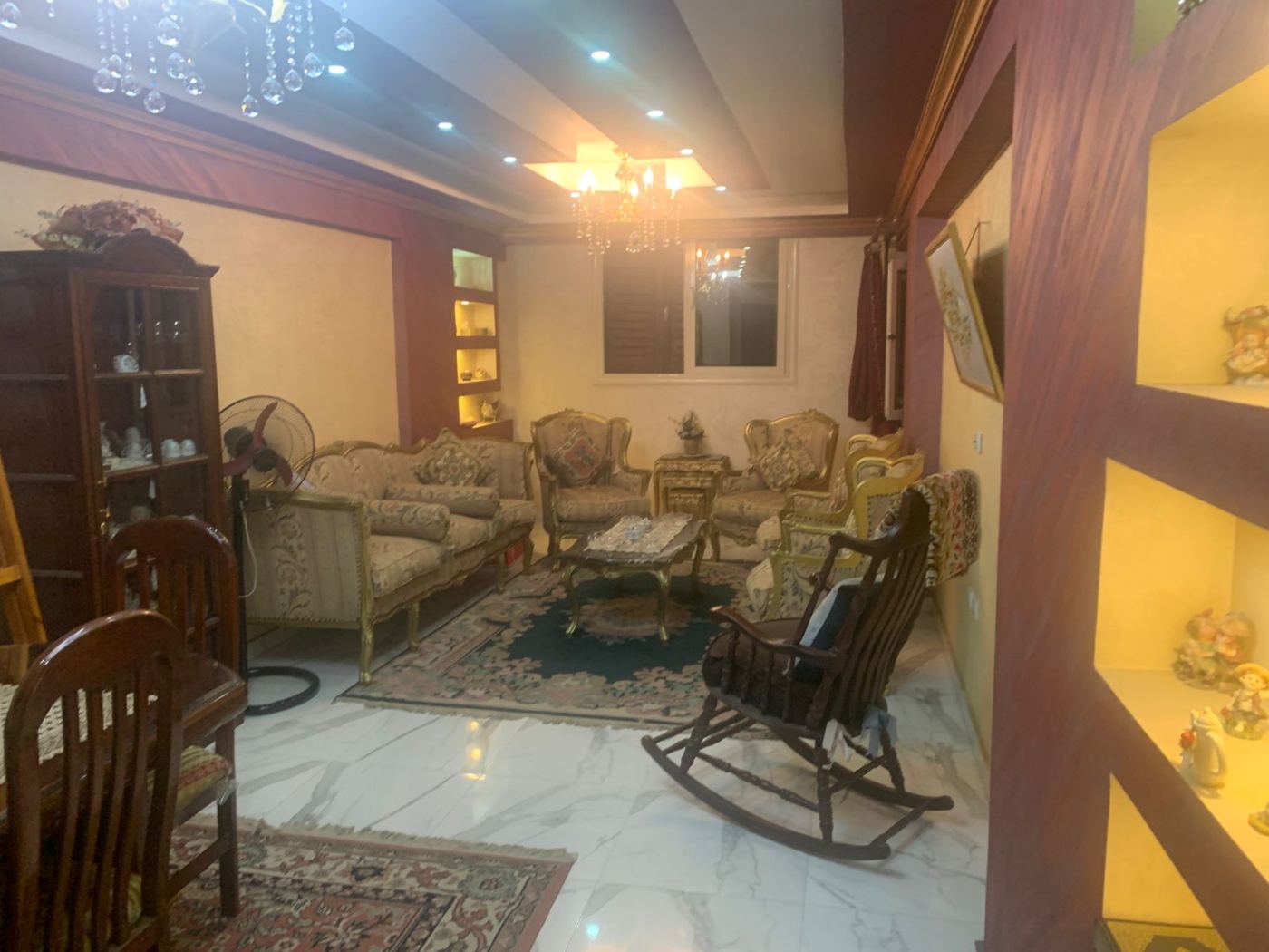شقه 125م للتمليك شارع احمد بسيوني من شارع ترعه الجبل متفرع من مصر و السودان بالقرب من محطه مترو الدمرداش و مستشفي سان بولا حدائق القبه