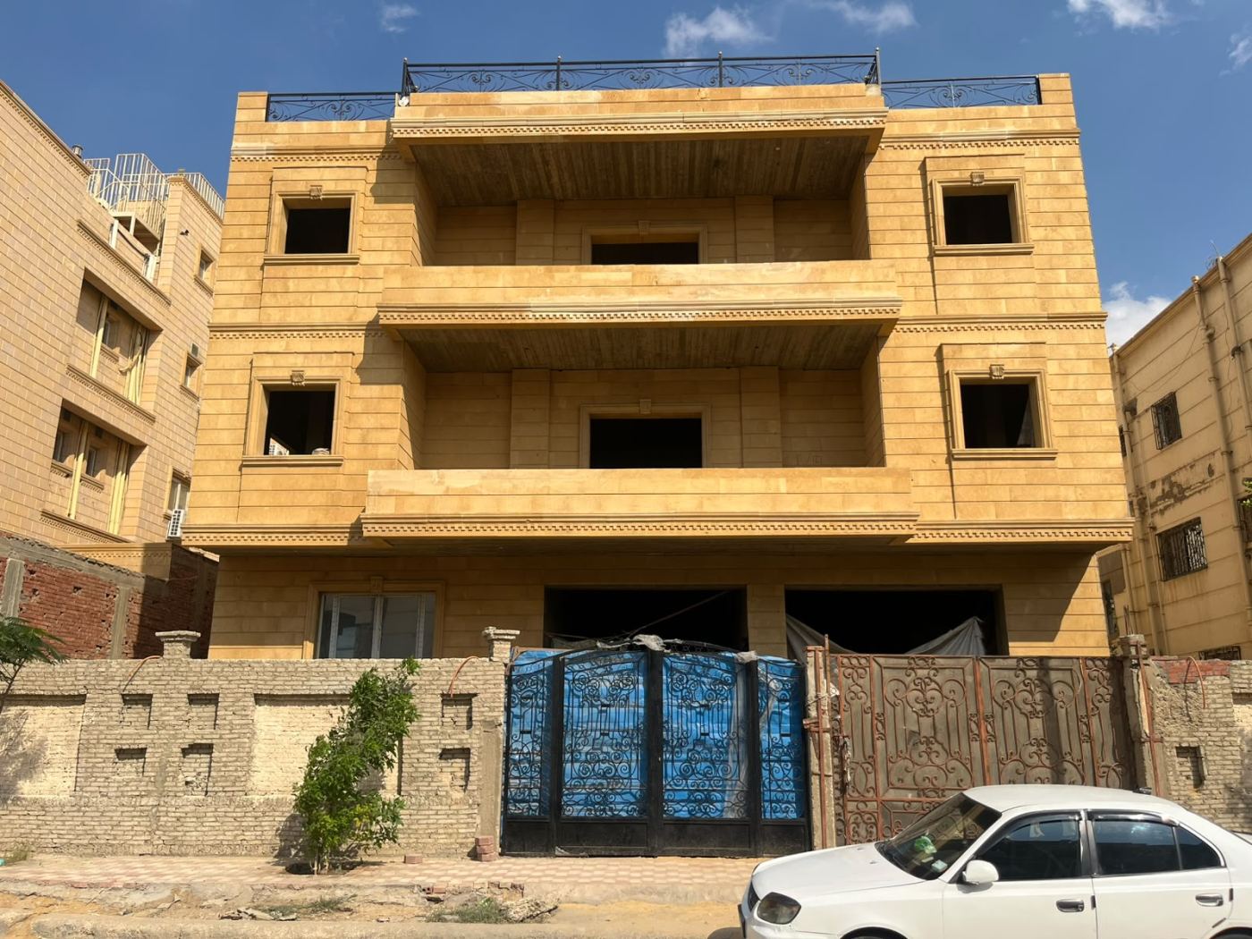 عقار للبيع التجمع الخامس حي الفيلات في المنطقة الخامسة